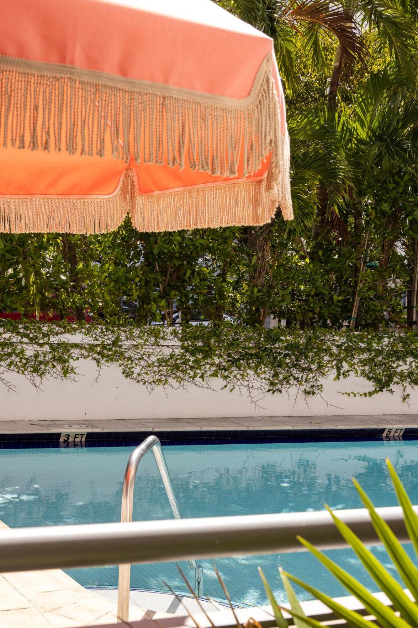 Crest Hotel Suites Miami Beach Kültér fotó